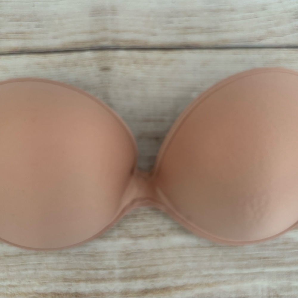 Hollywood Fashion Secrets Strapless Sticky Bra size B